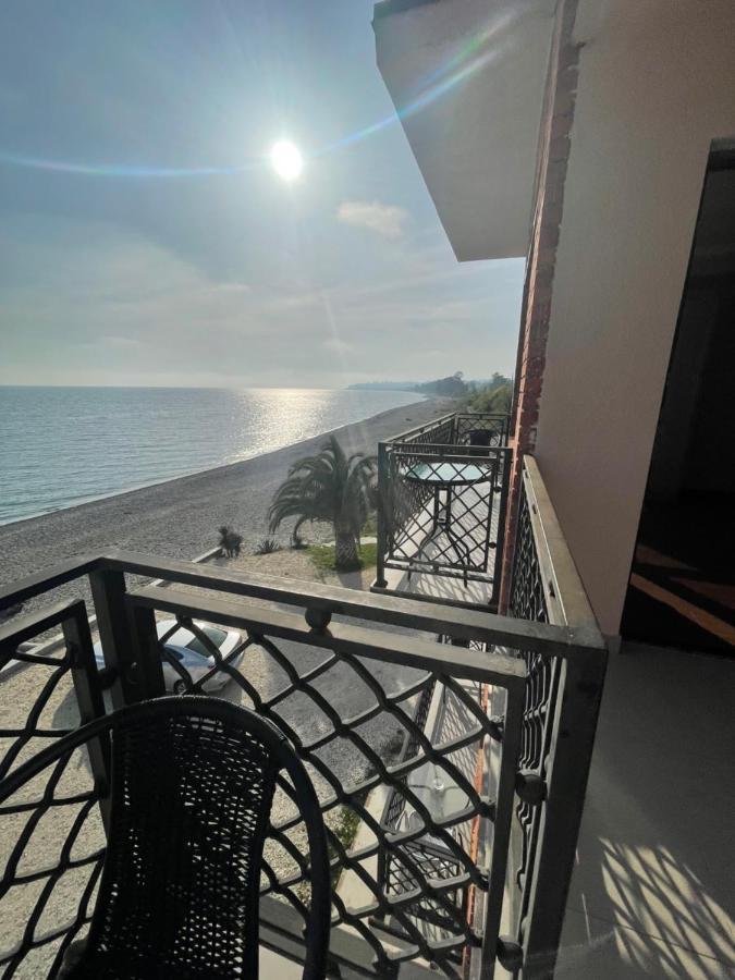 Leon Hotel New Athos Eksteriør billede
